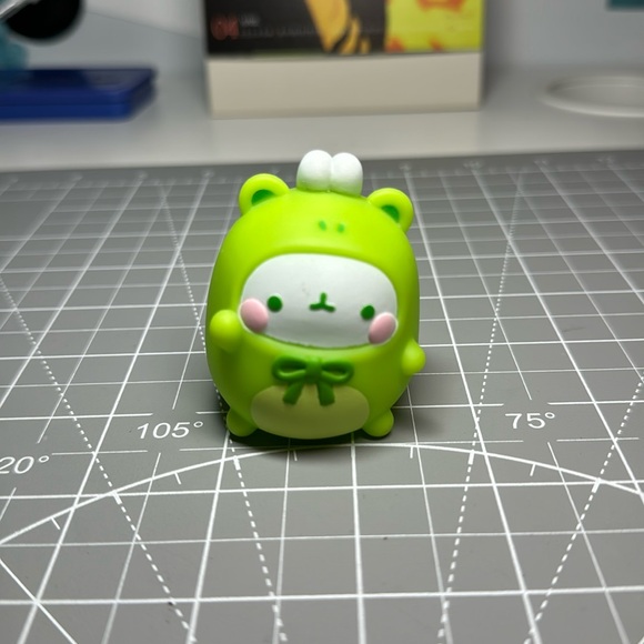 MOLANG FROG FIGURE - Picture 1 of 3